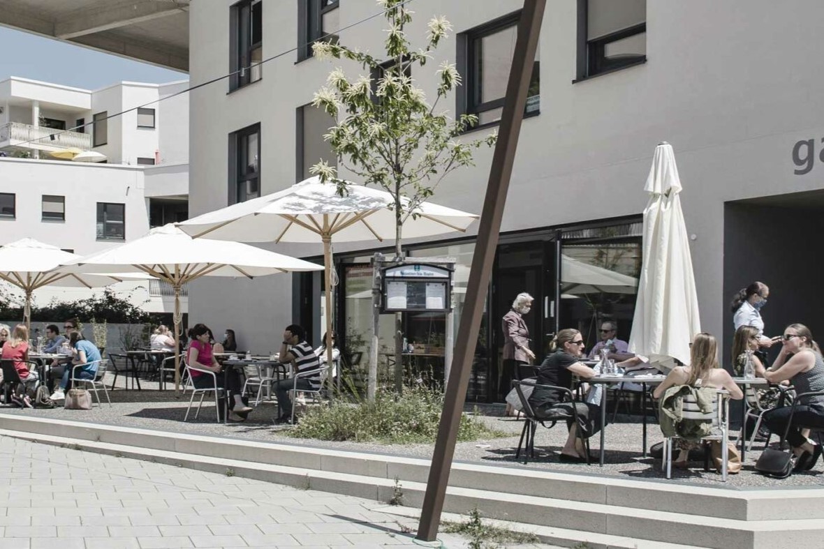 Terrasse des Gasthaus Domagk in München, Fritz-Winter-Straße 12